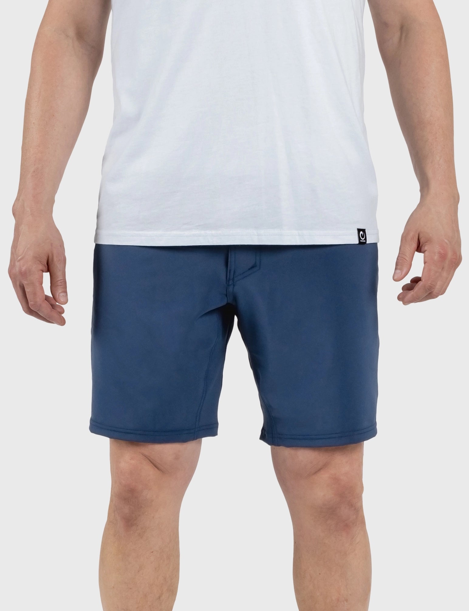 VRSA LITE STRETCH PERFORMANCE SHORT 9 - Image 4