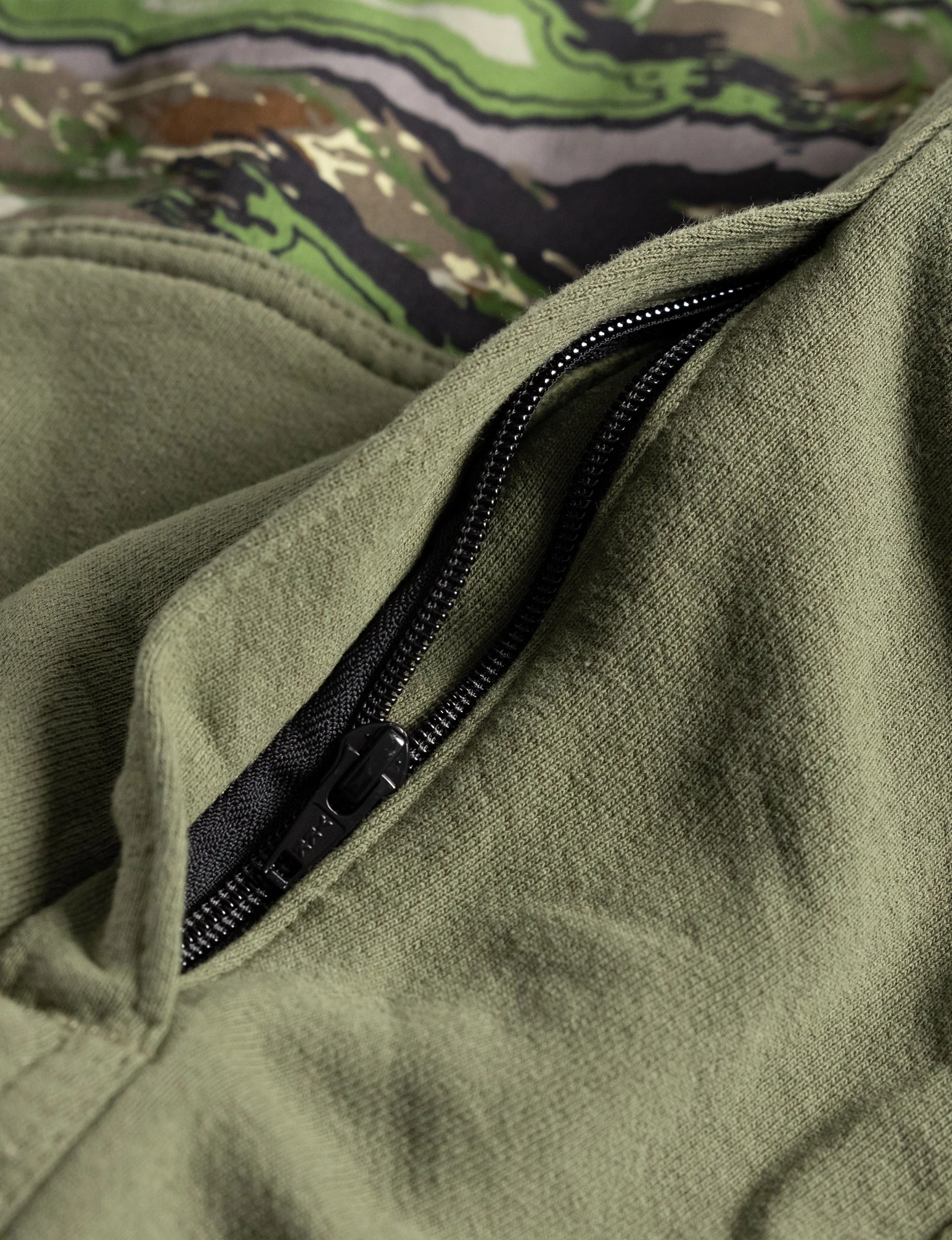 THE HEAVY HALF ZIP HOODIE - Image 49