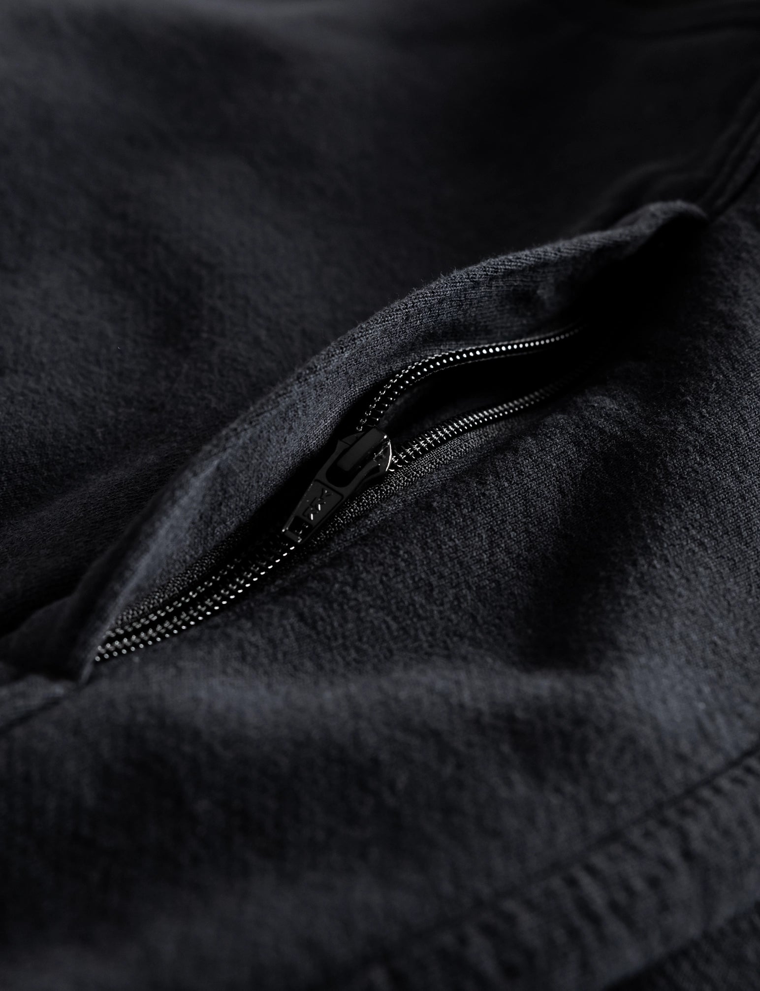 THE HEAVY HALF ZIP HOODIE - Image 11