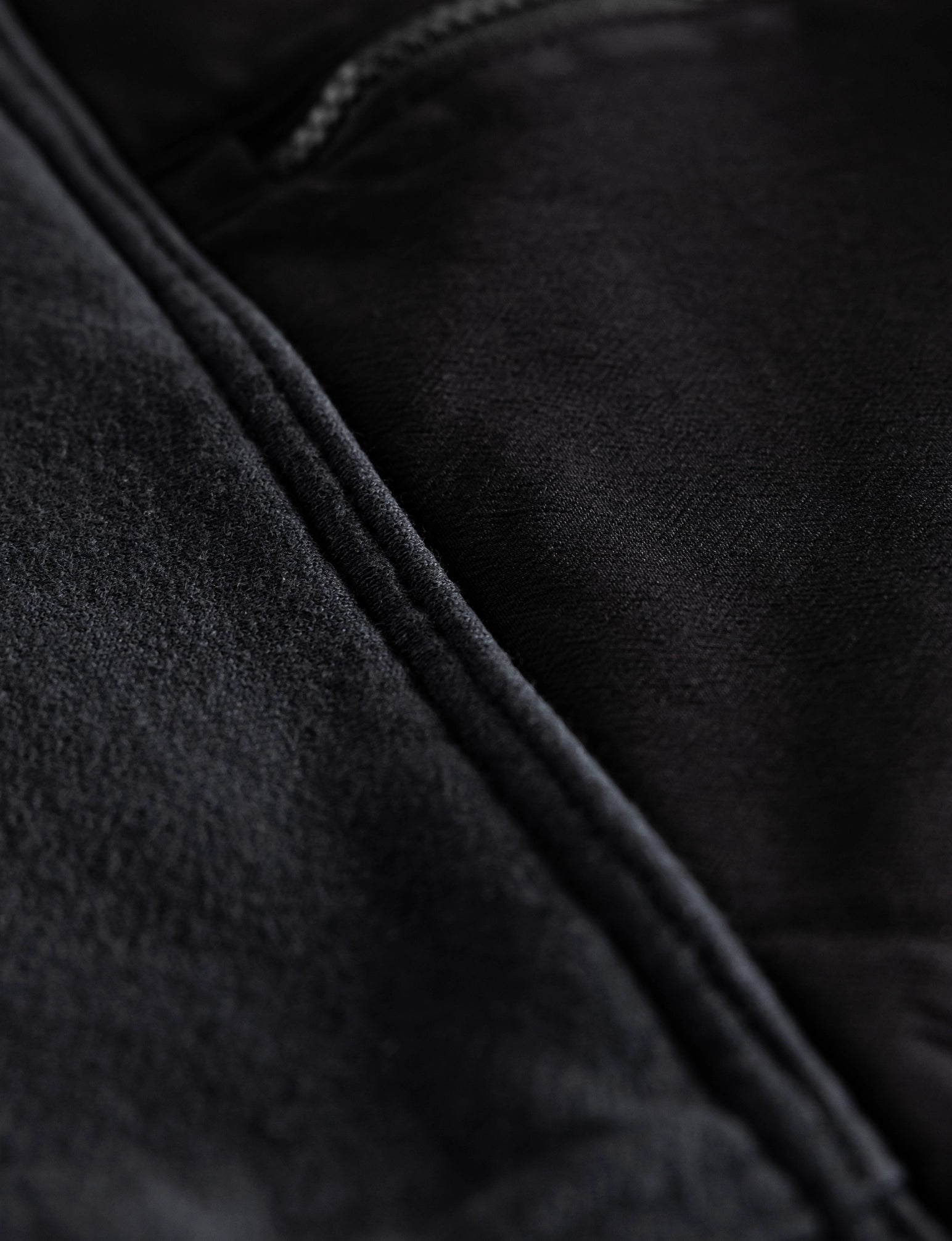 THE HEAVY HALF ZIP HOODIE - Image 12