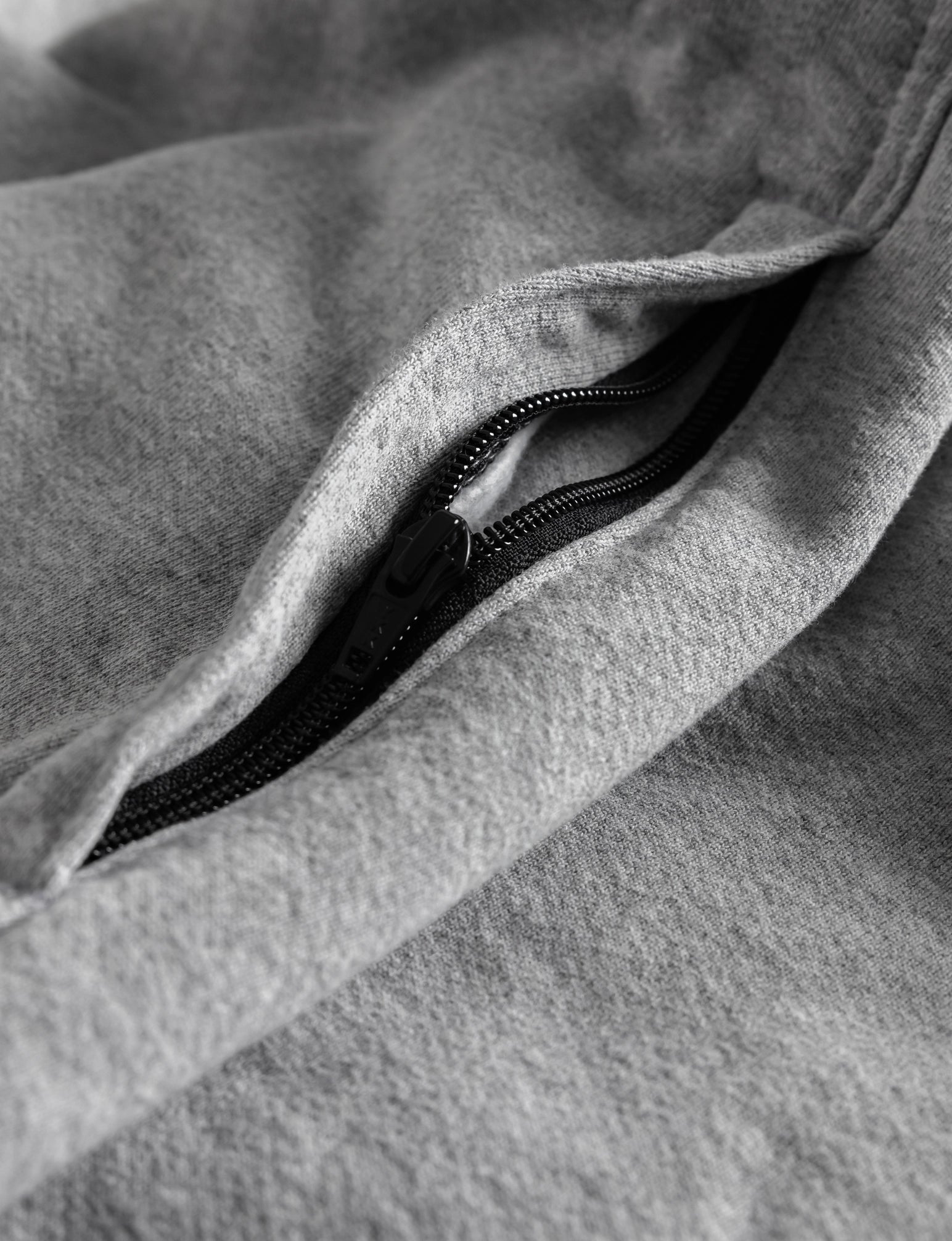 THE HEAVY HALF ZIP HOODIE - Image 24