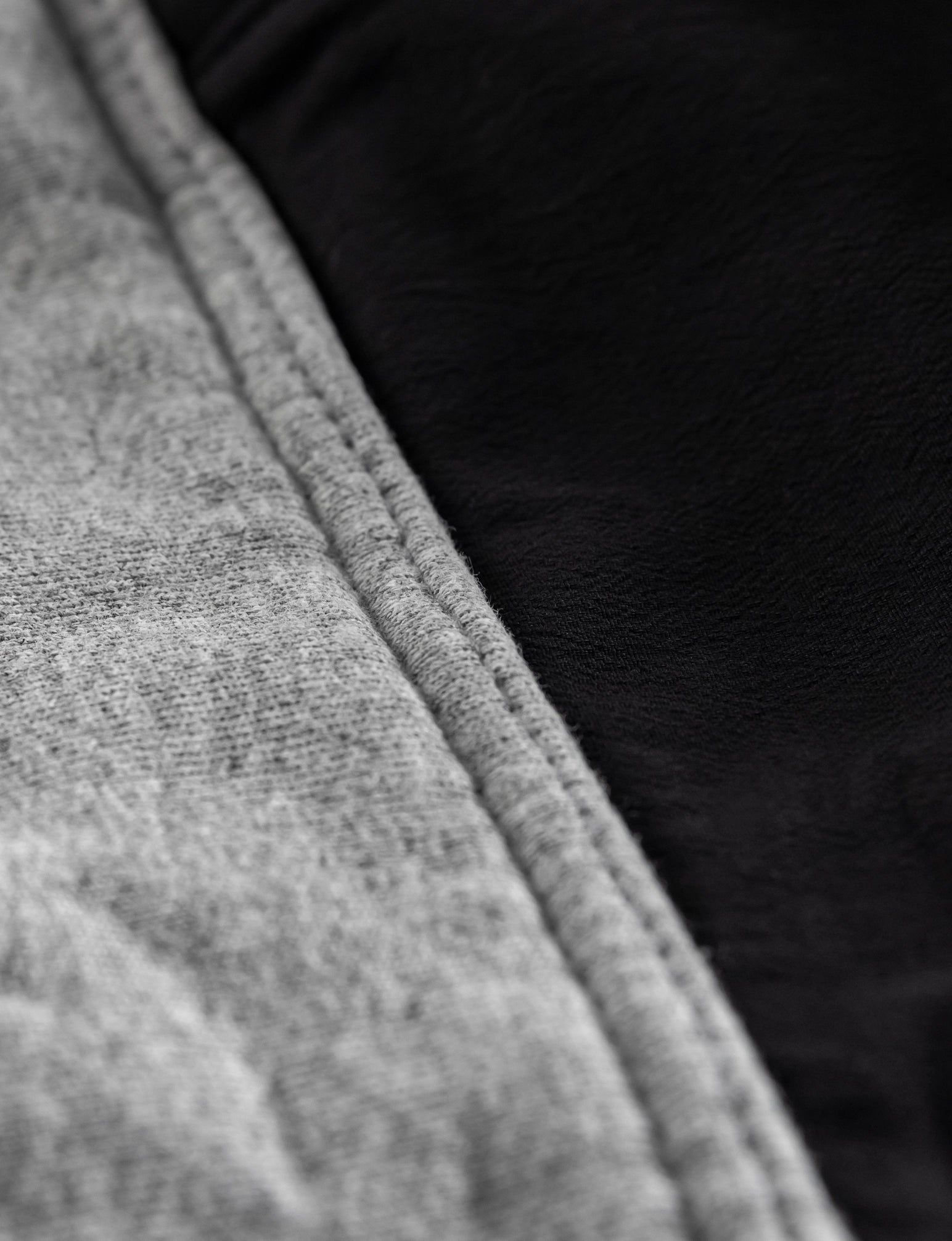 THE HEAVY HALF ZIP HOODIE - Image 25