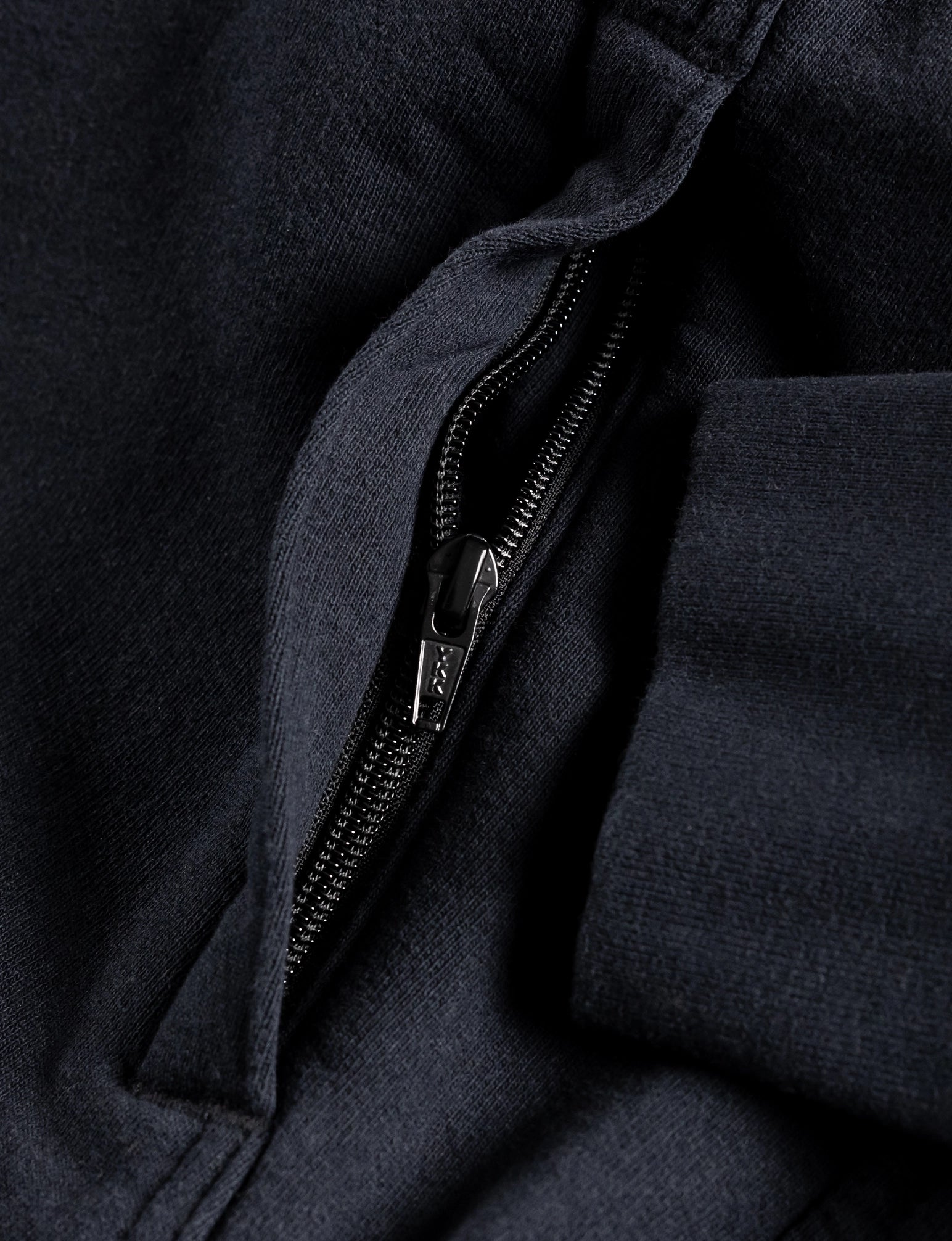 THE HEAVY HALF ZIP HOODIE - Image 37